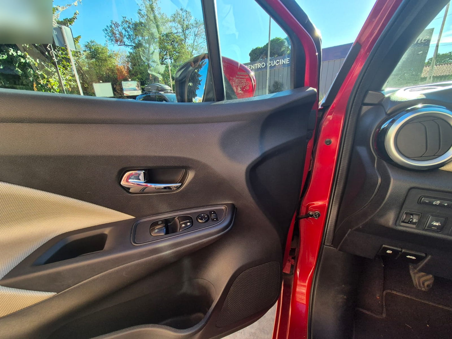 NISSAN - MICRA (2018 - km 86.447 - Benzina)