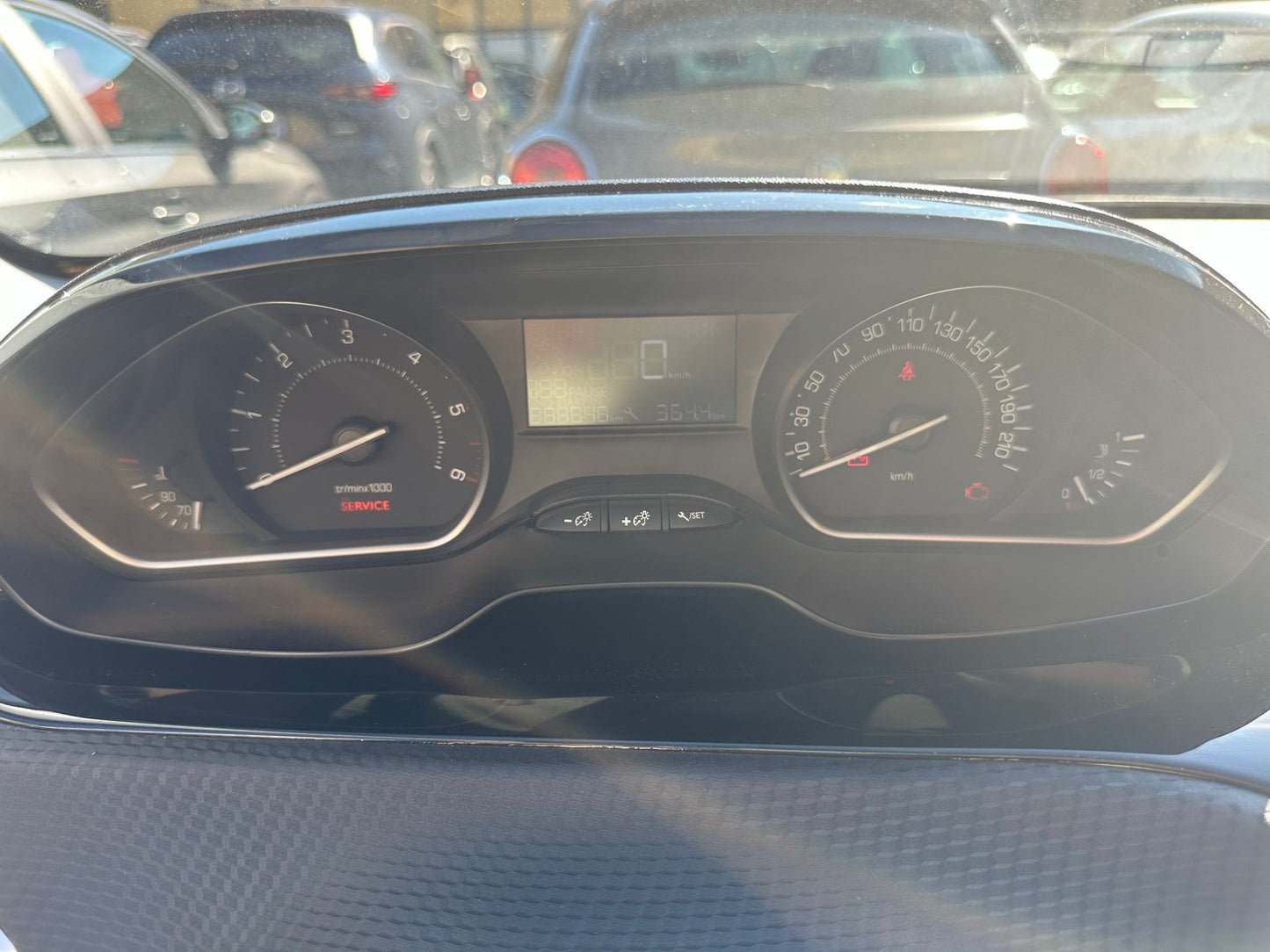 PEUGEOT - 2008 (2015 - km 264.000 - Diesel)
