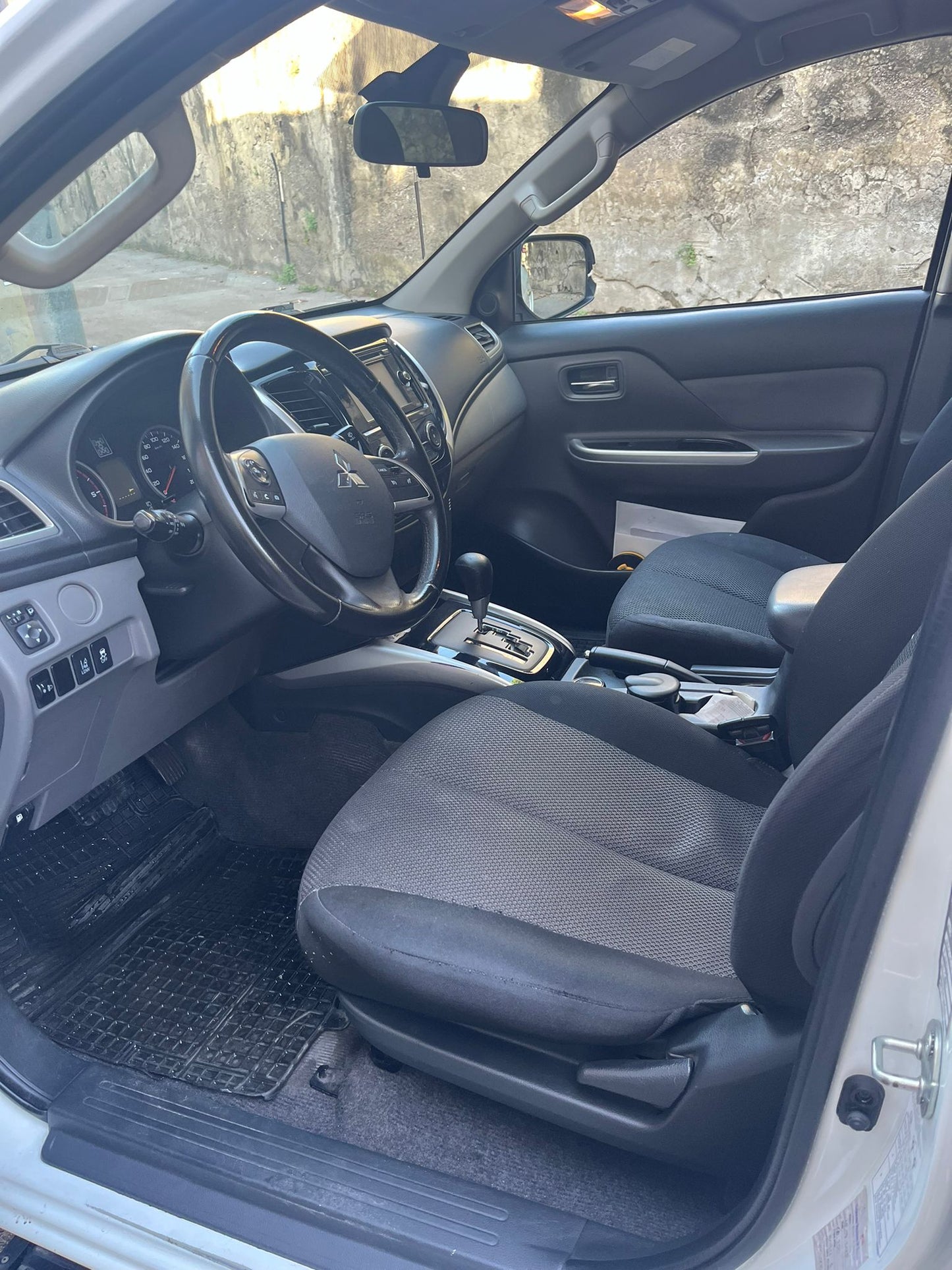 MITSUBISHI - L200 (2016 - km 209.517 - Diesel)