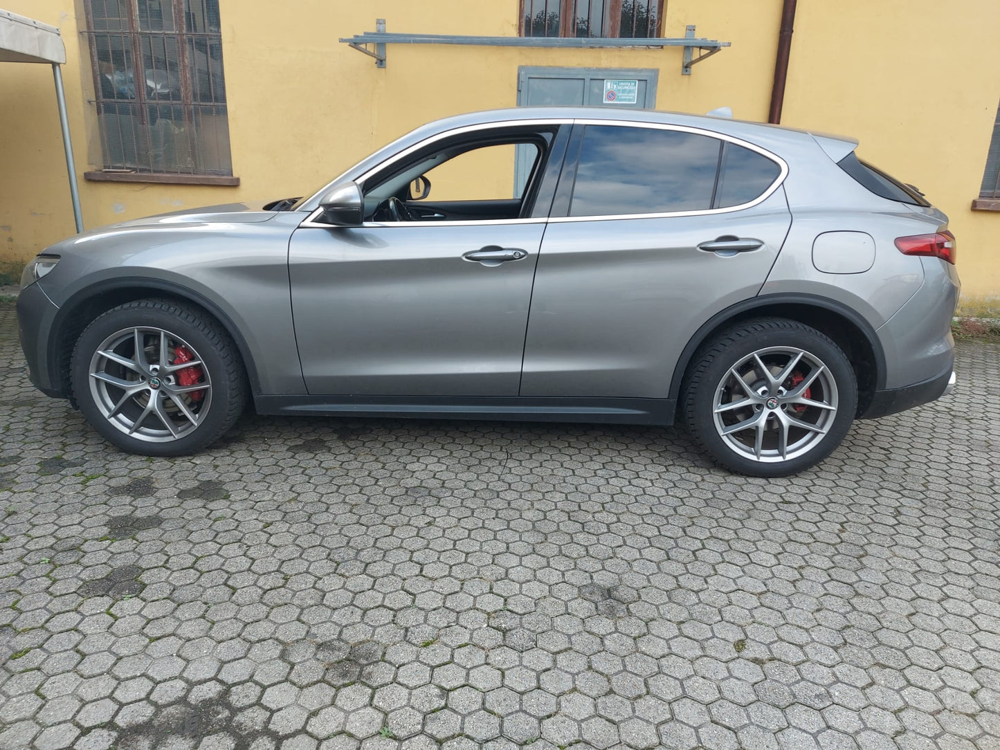 ALFA ROMEO - STELVIO (2017 - 141.500 km - Benzina)