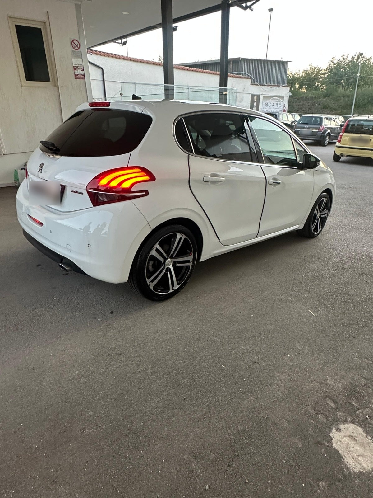 PEUGEOT - 208 (2016 - 124.000 km - Benzina)