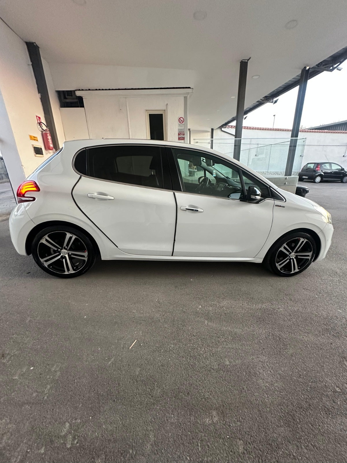 PEUGEOT - 208 (2016 - 124.000 km - Benzina)