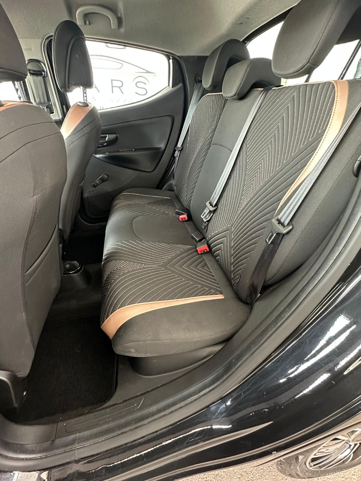 LANCIA - YPSILON (2023 - km 23.000 - Ibrida)
