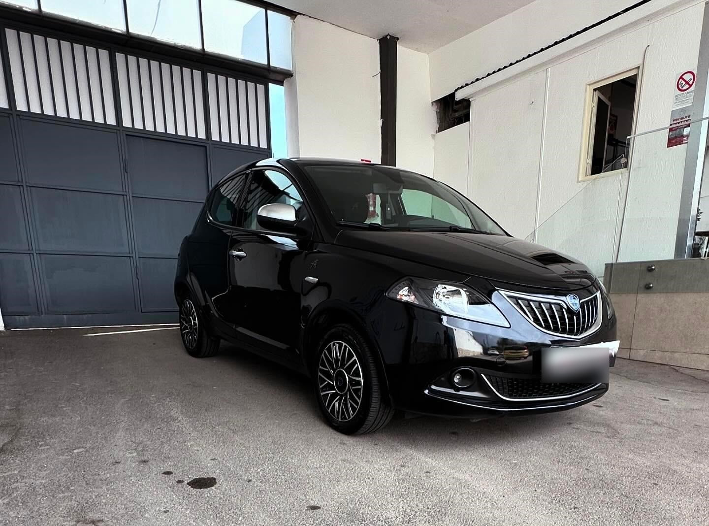 LANCIA - YPSILON (2023 - km 23.000 - Ibrida)
