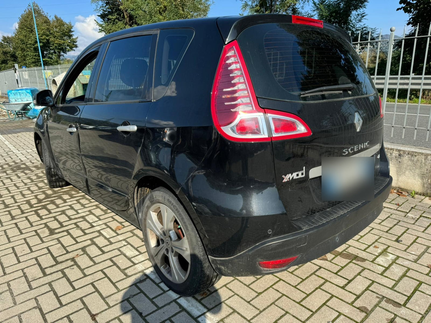 RENAULT - SCENIC (2011 - km 158.000 - Diesel)