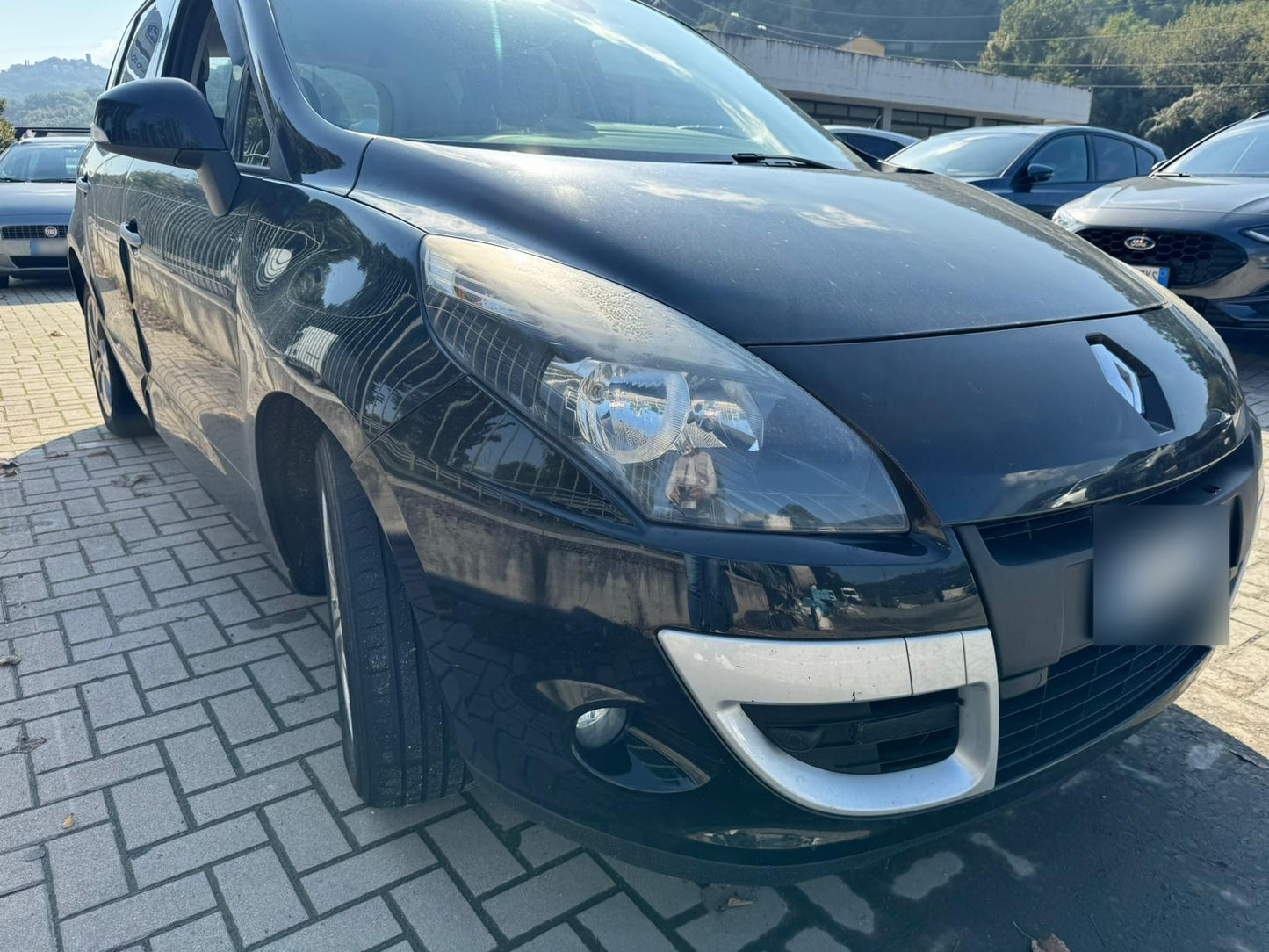 RENAULT - SCENIC (2011 - km 158.000 - Diesel)