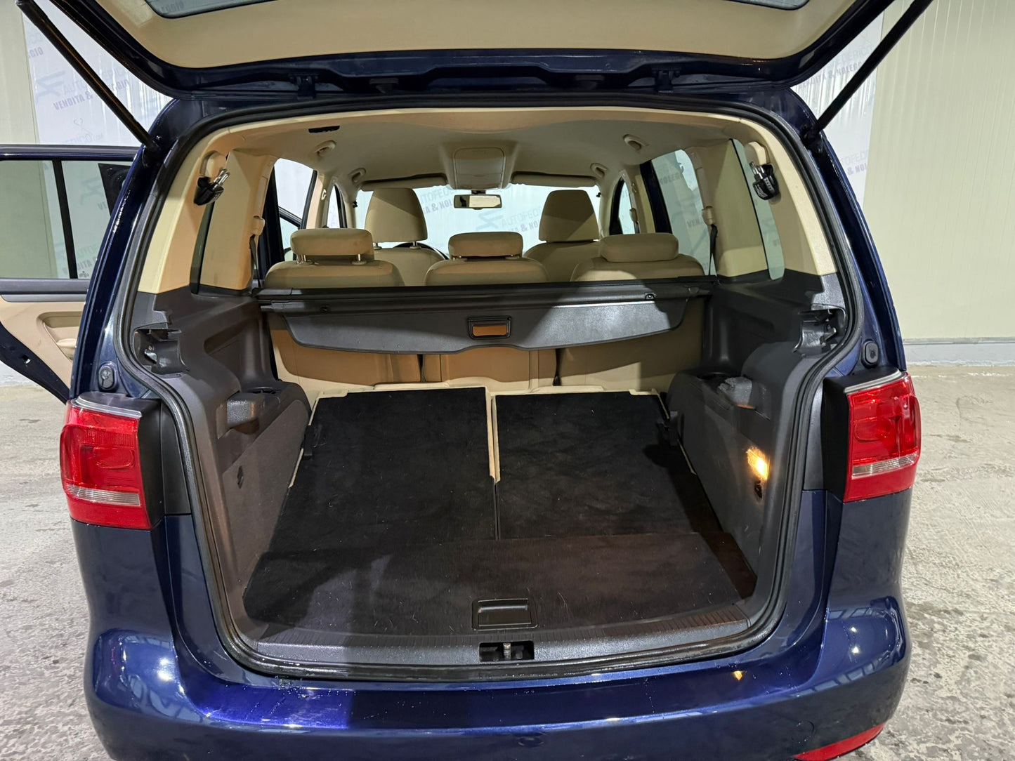 VOLKSWAGEN - TOURAN (2012 - km 190.000 - Diesel)