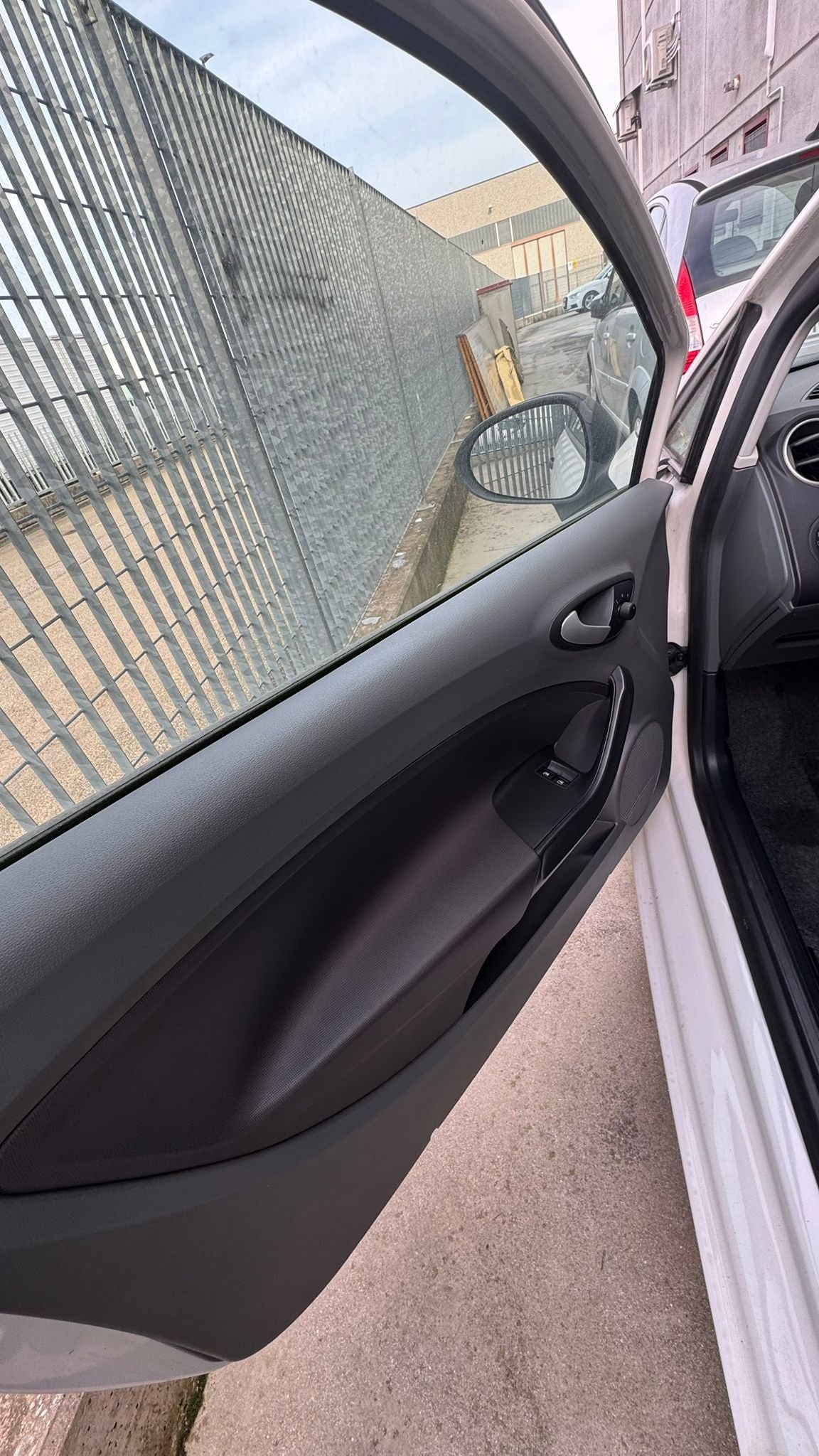 SEAT - IBIZA (2011 - km 100.000 - Benzina)