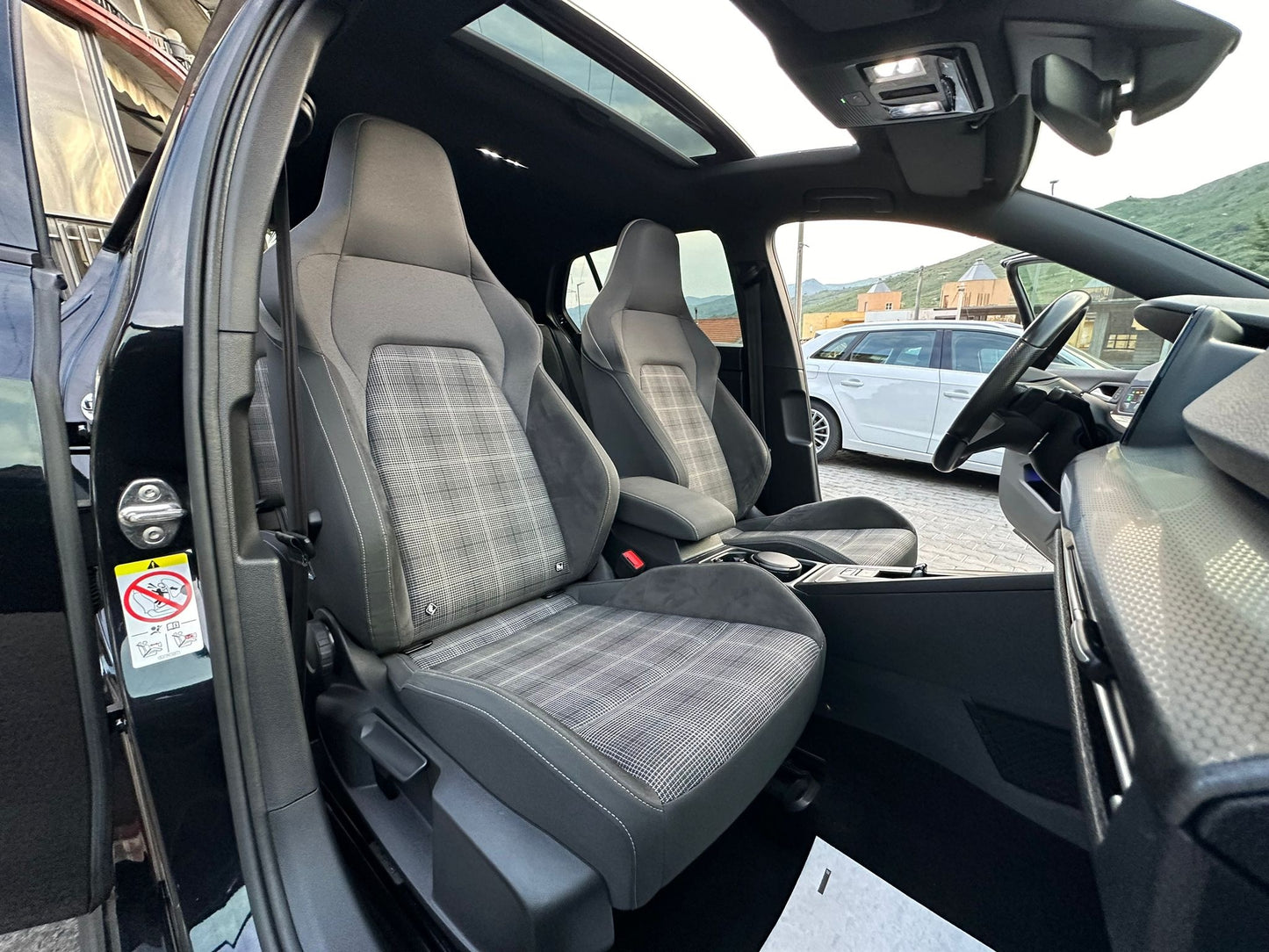 VOLKSWAGEN - GOLF (2020 - km 110.000 - Diesel)