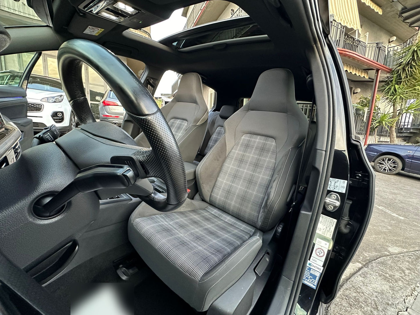 VOLKSWAGEN - GOLF (2020 - km 110.000 - Diesel)