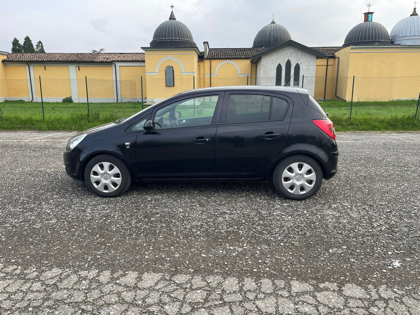 OPEL - CORSA (2010 - km 174.000 - Benzina)