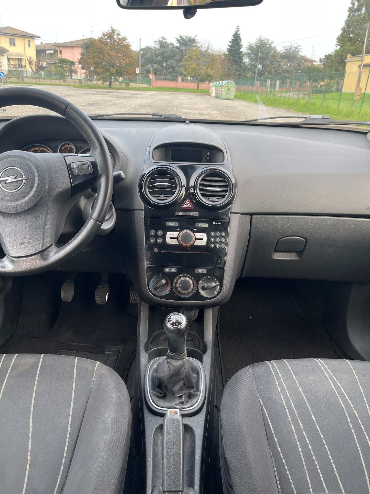 OPEL - CORSA (2010 - km 174.000 - Benzina)