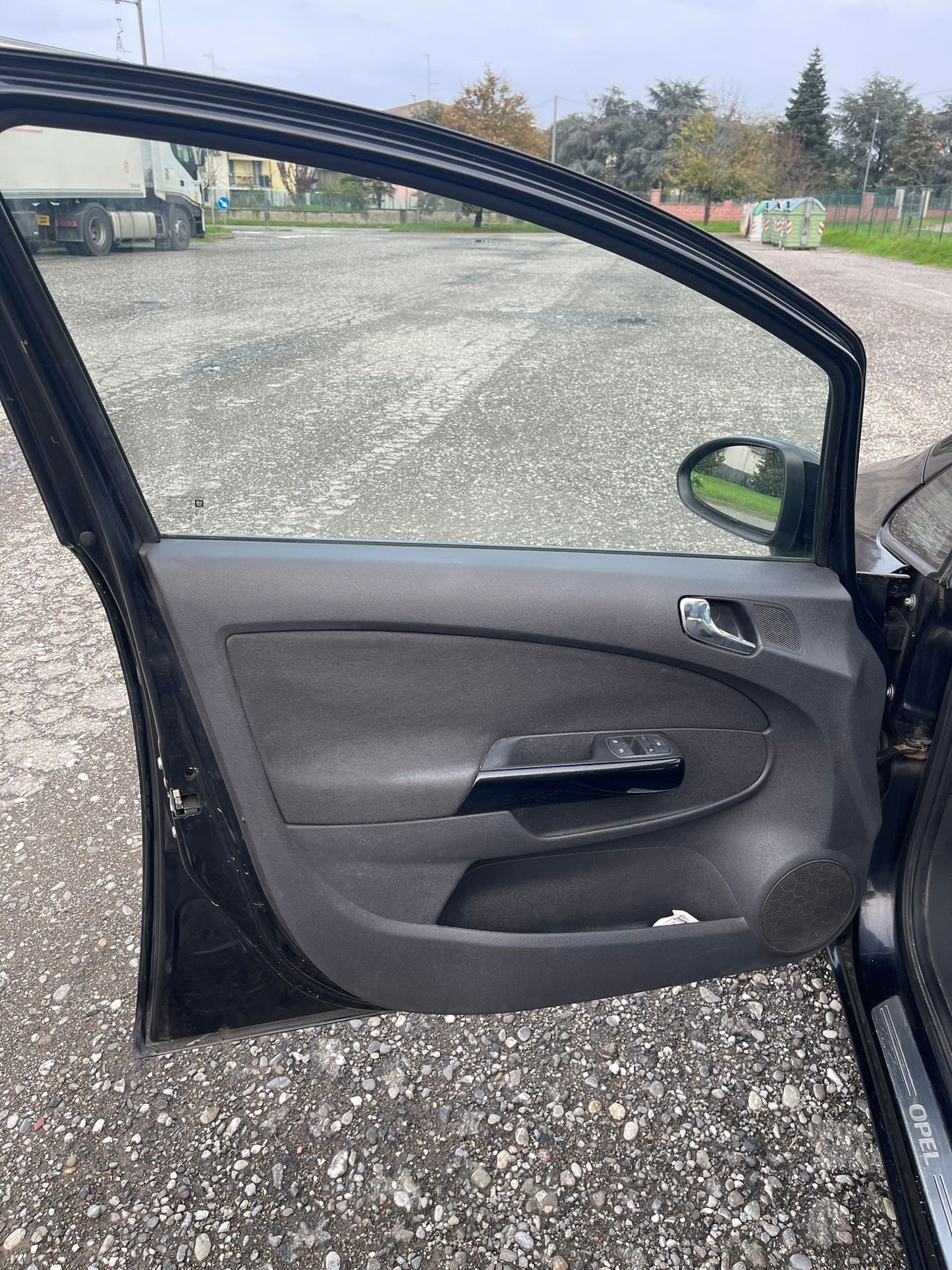 OPEL - CORSA (2010 - km 174.000 - Benzina)