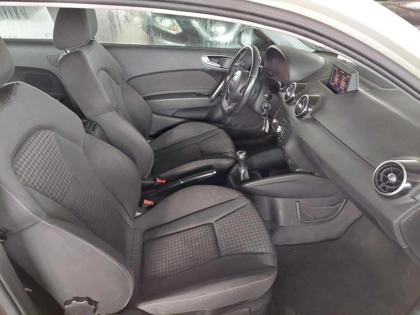 AUDI - A1 (2011 - km 193.603 - Diesel)