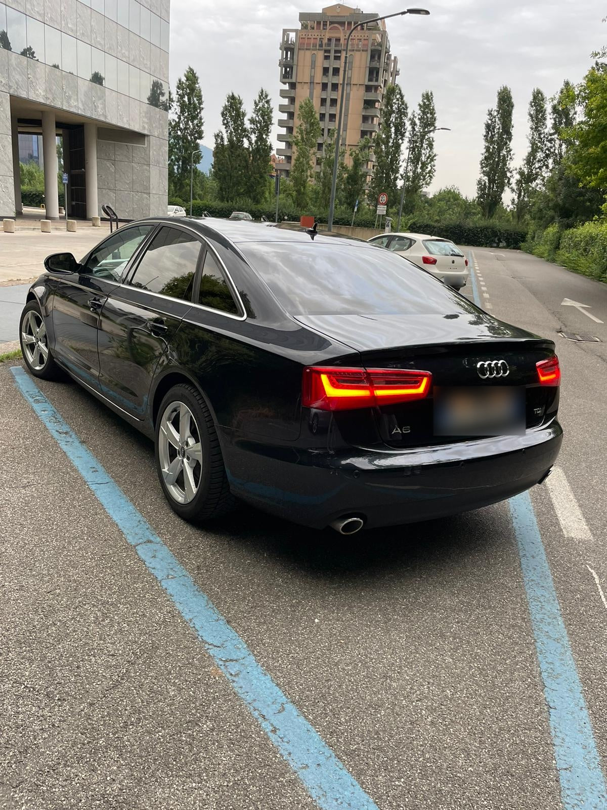 AUDI - A6 (2011 - km 144.000 - Diesel)
