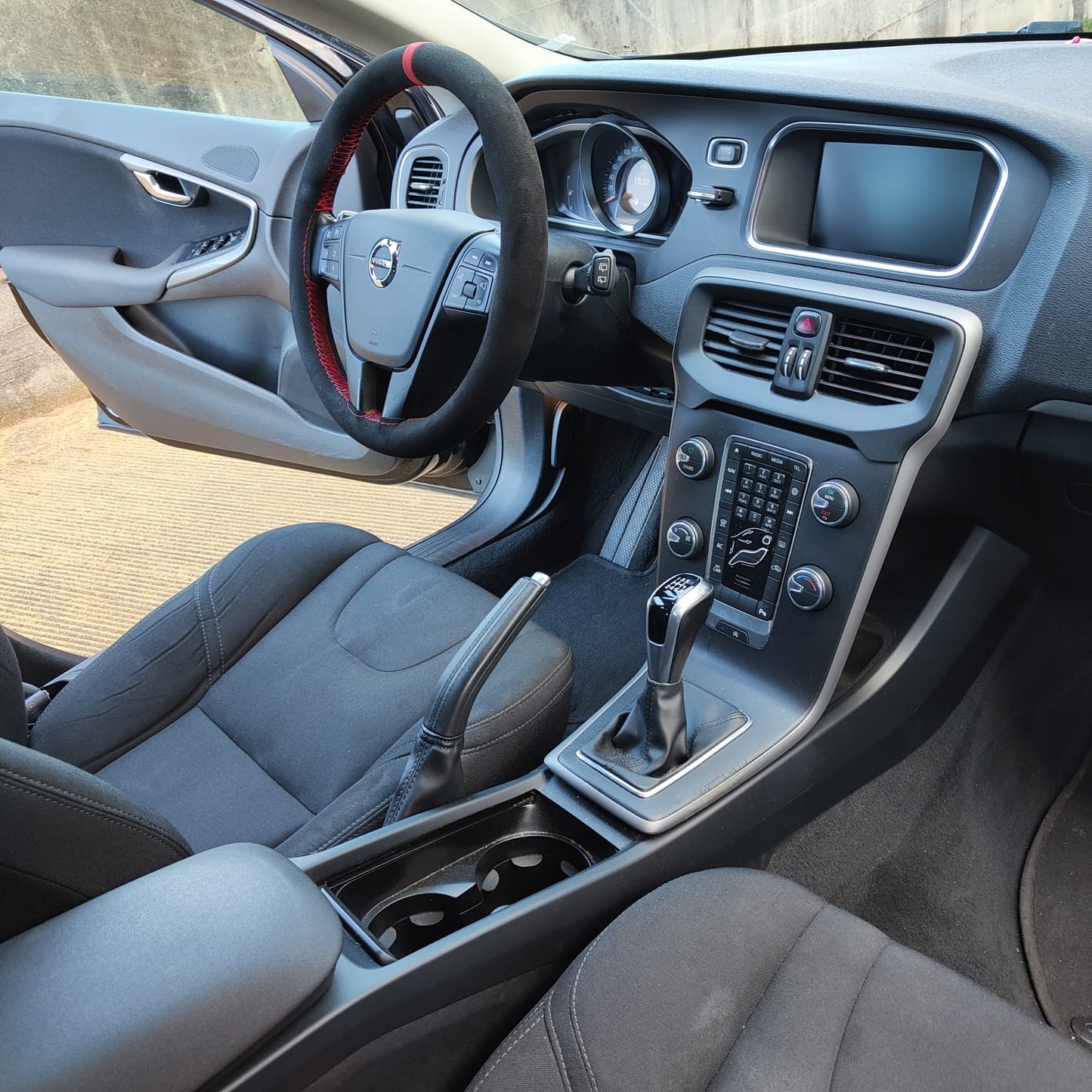 VOLVO - V40 (2018 - km 130.000 - Diesel)