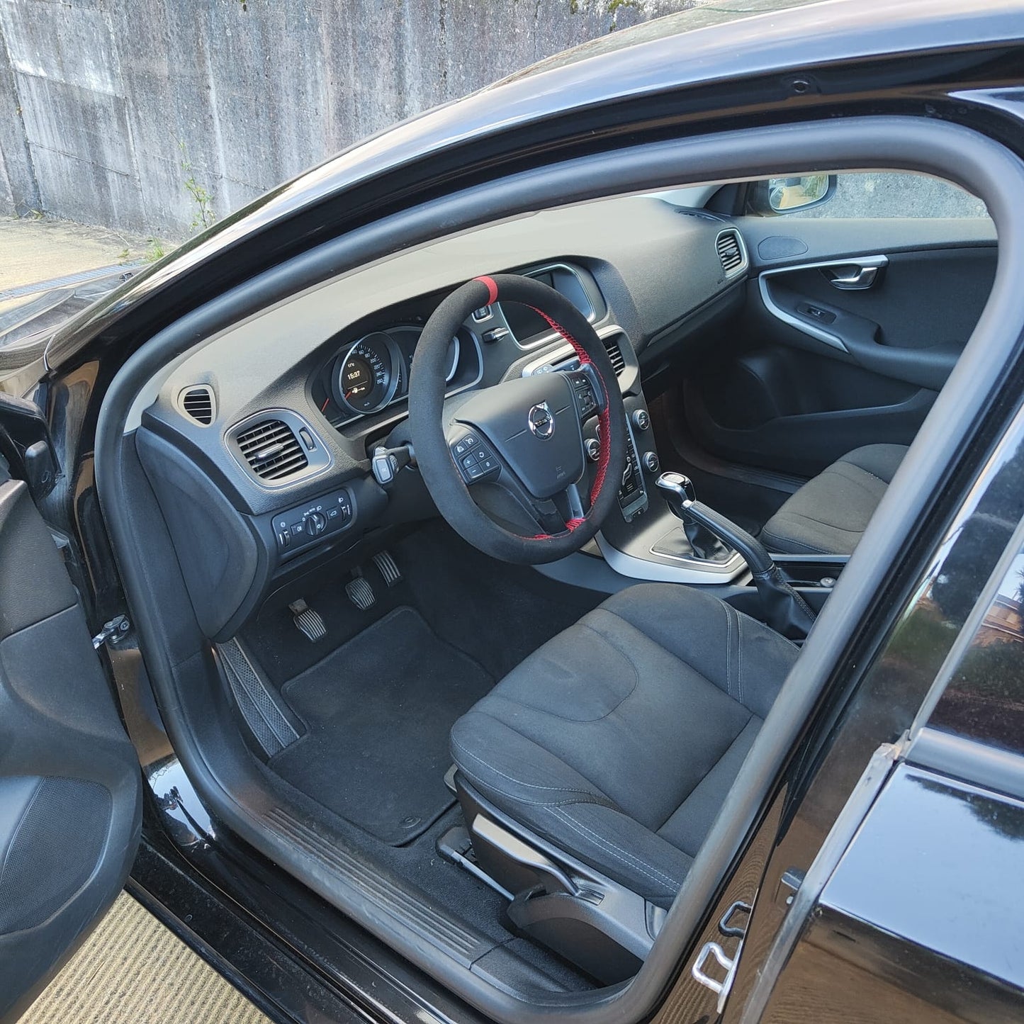 VOLVO - V40 (2018 - km 130.000 - Diesel)