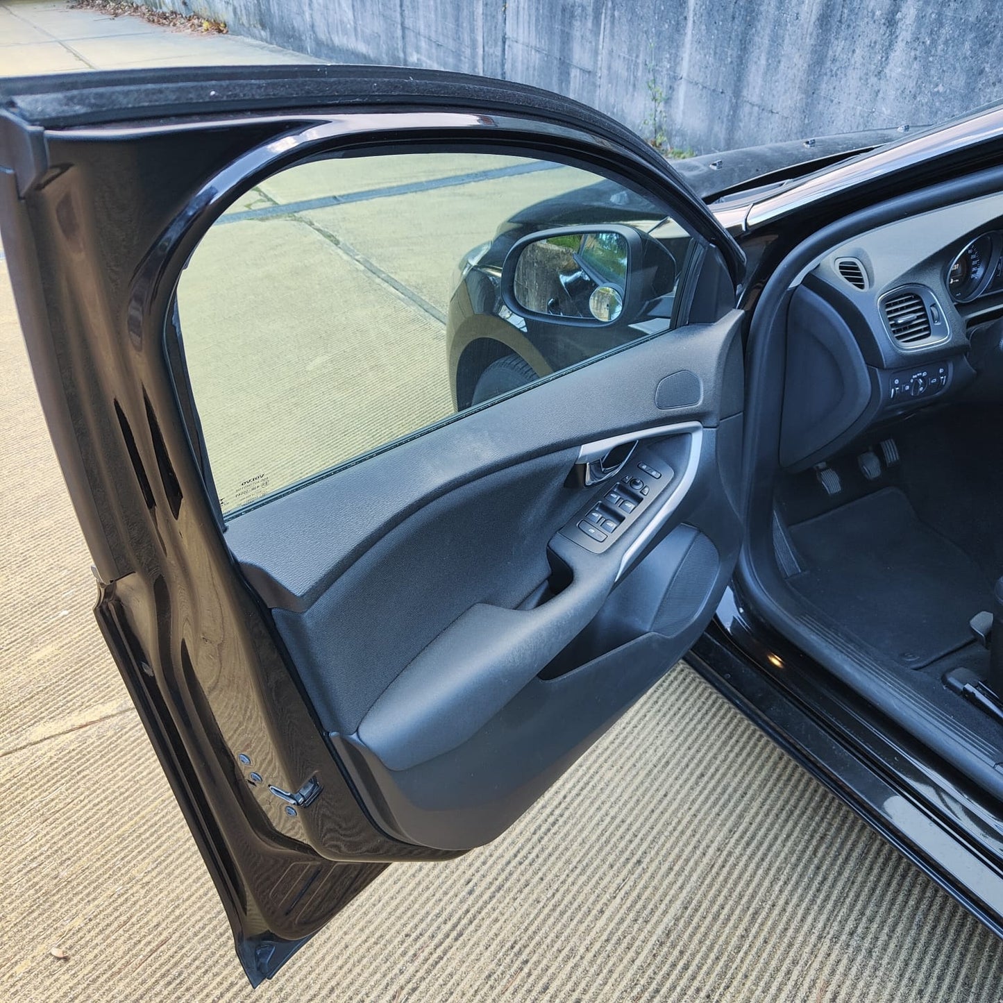 VOLVO - V40 (2018 - km 130.000 - Diesel)