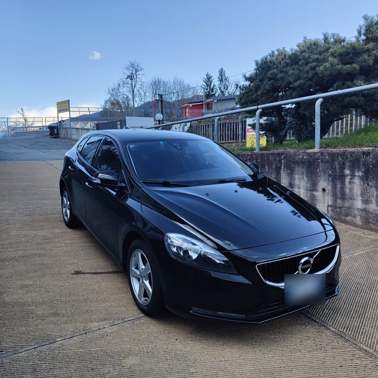 VOLVO - V40 (2018 - km 130.000 - Diesel)