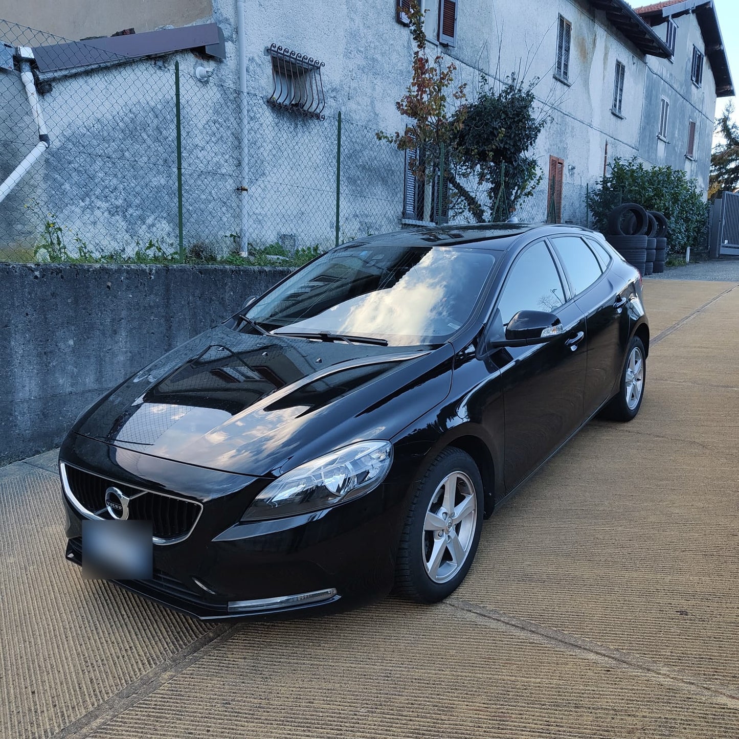 VOLVO - V40 (2018 - km 130.000 - Diesel)