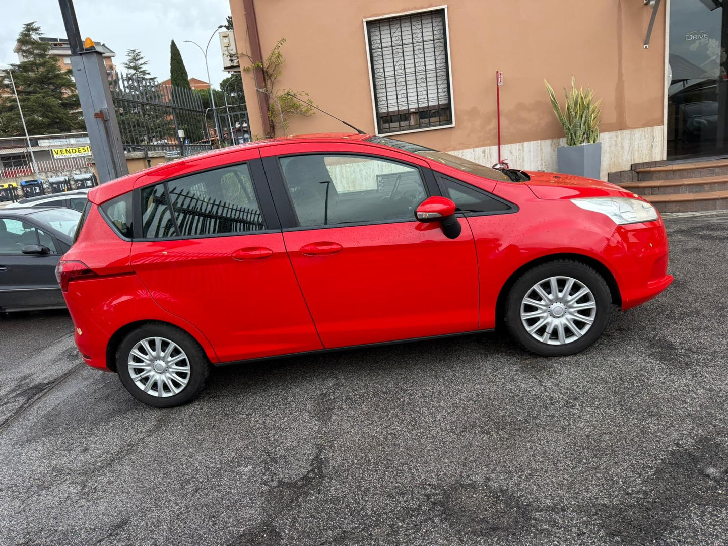 FORD - B-MAX (2017 - km 77.000 - Gpl)