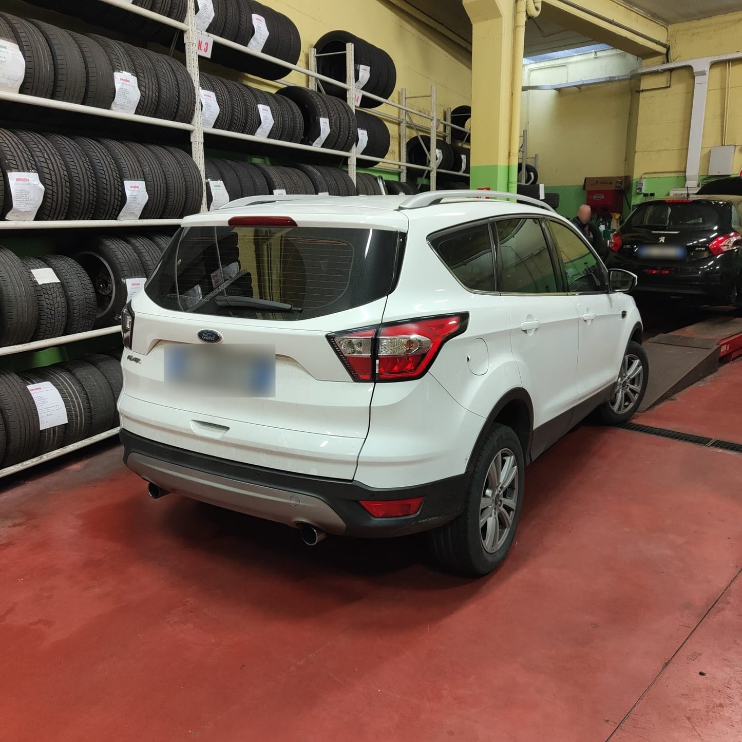 FORD - KUGA (2017 - km 103.000 - Diesel)