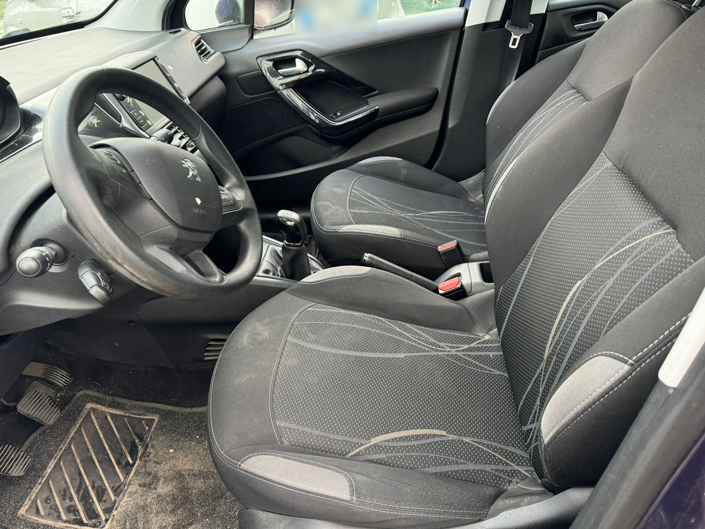 PEUGEOT - 208 (2015 - 130.000 km - Benzina)