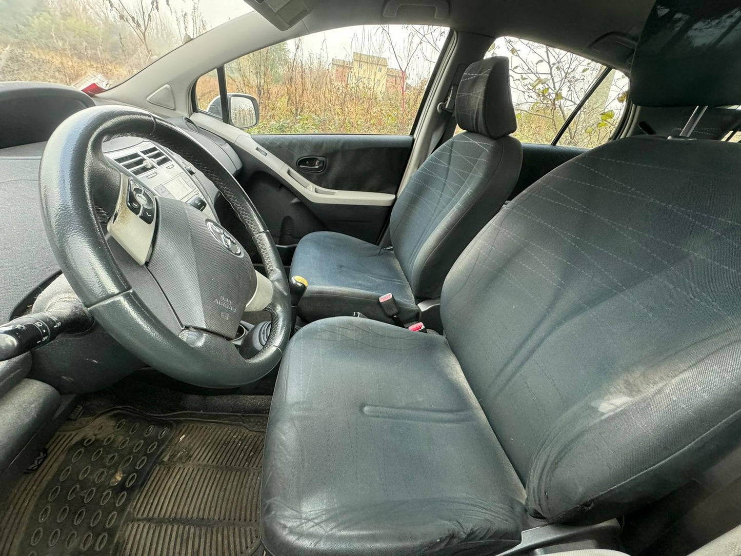 TOYOTA - YARIS (2009 - km 200.000 - Benzina)