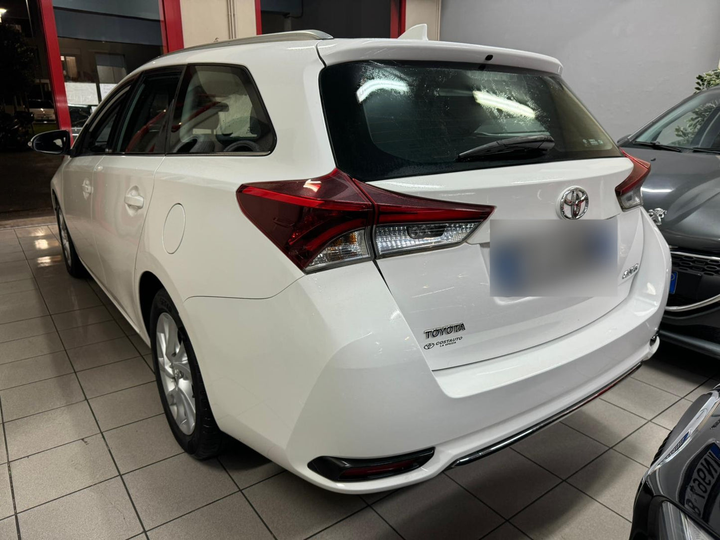 TOYOTA - AURIS (2016 - km 155.000 - Diesel)