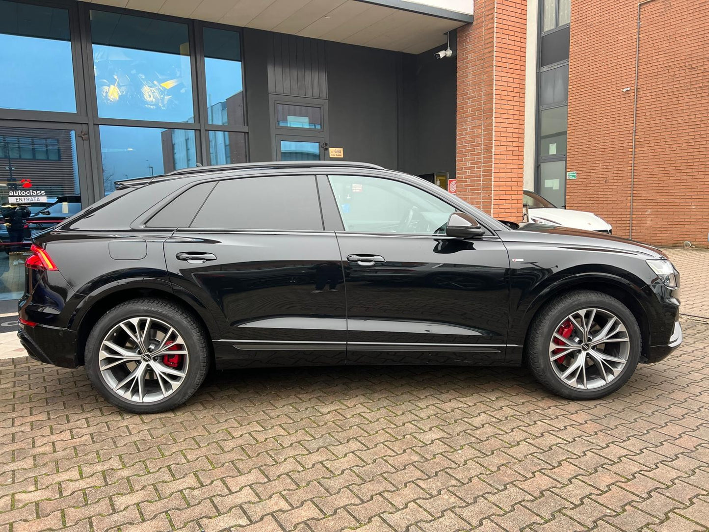 AUDI - Q8 (2023 - km 107.000 - Ibrida)