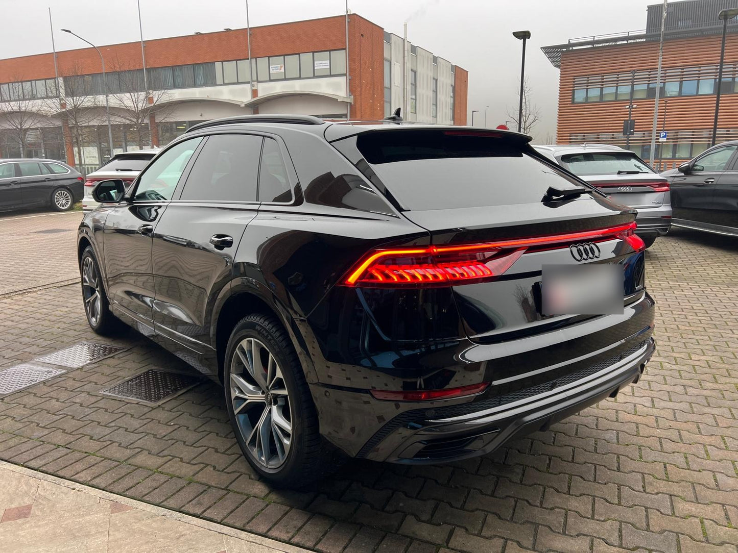 AUDI - Q8 (2023 - km 107.000 - Ibrida)