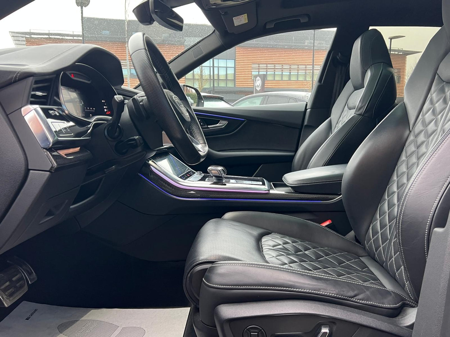 AUDI - Q8 (2023 - km 107.000 - Ibrida)