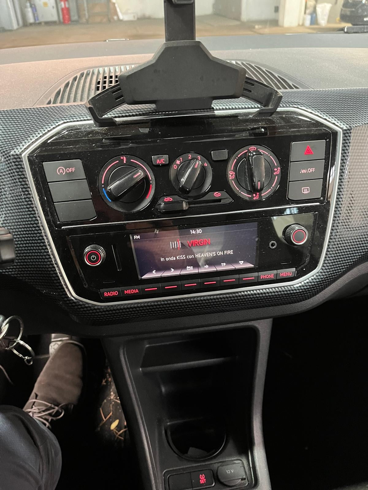 VOLKSWAGEN - UP! (2021 - km 16.378 - Metano)
