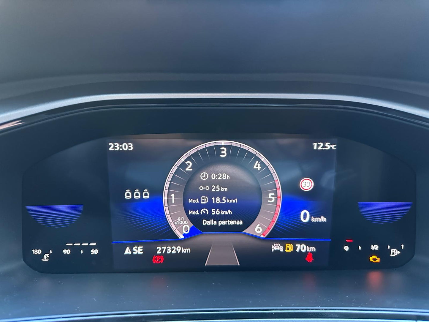 VOLKSWAGEN - T-ROC (2024 - km 27.000 - Diesel)