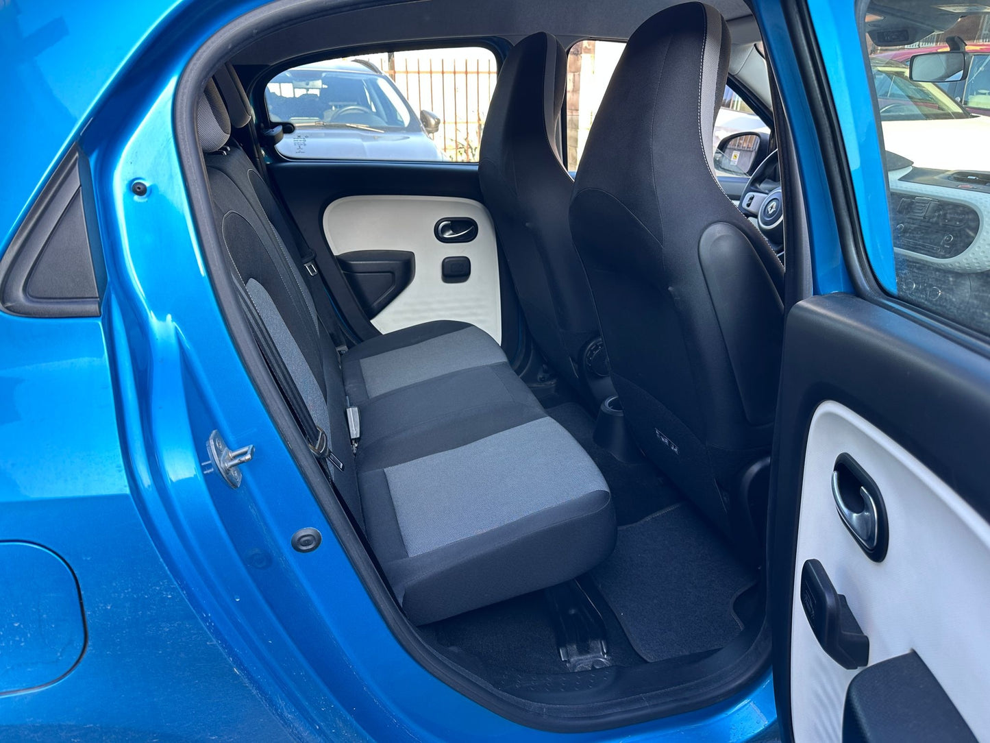 RENAULT - TWINGO (2015 - km 125.000 - Benzina)