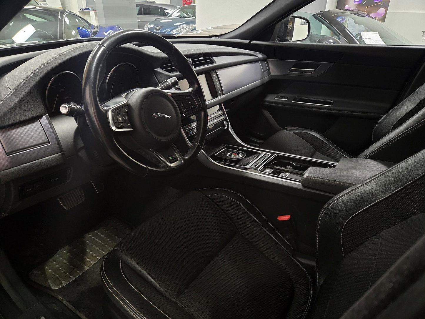 JAGUAR - XF (2017 - km 130.000 - Diesel)