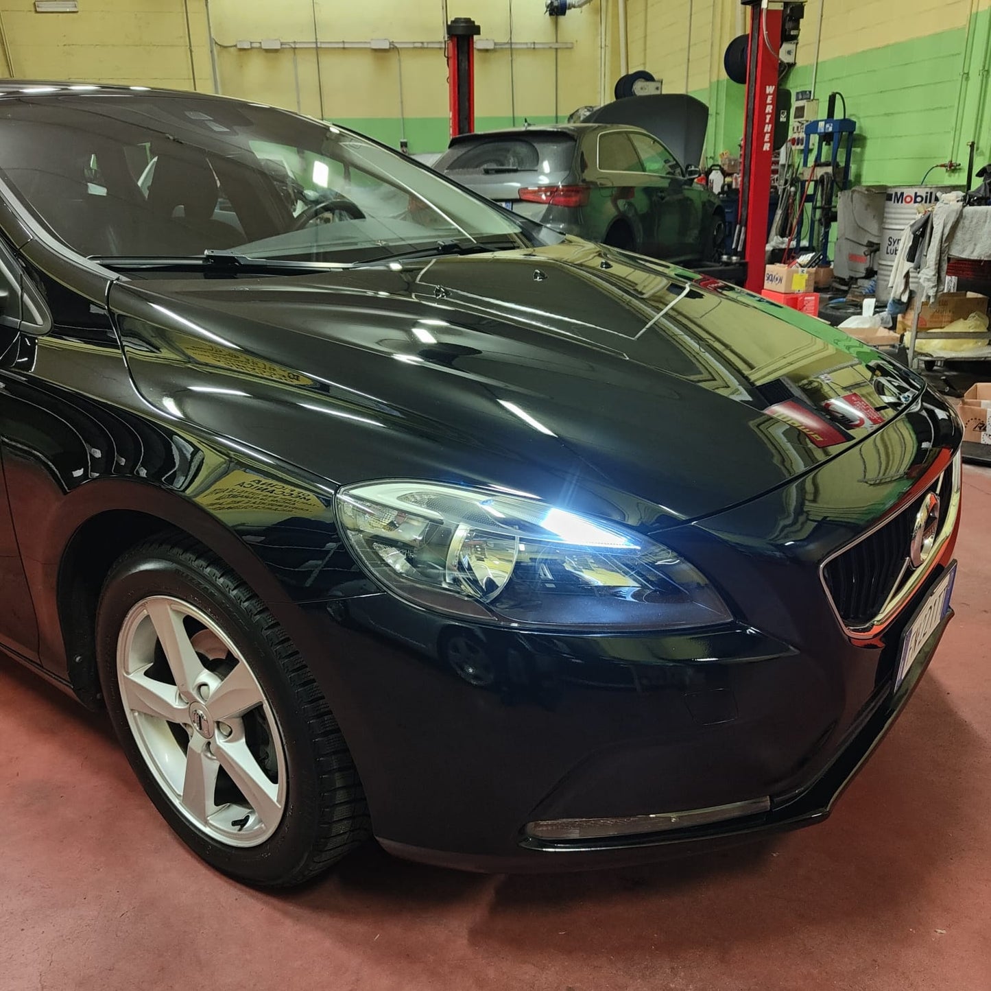VOLVO - V40 (2018 - km 130.000 - Diesel)