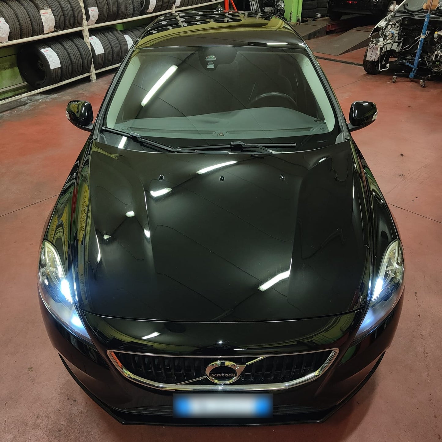 VOLVO - V40 (2018 - km 130.000 - Diesel)