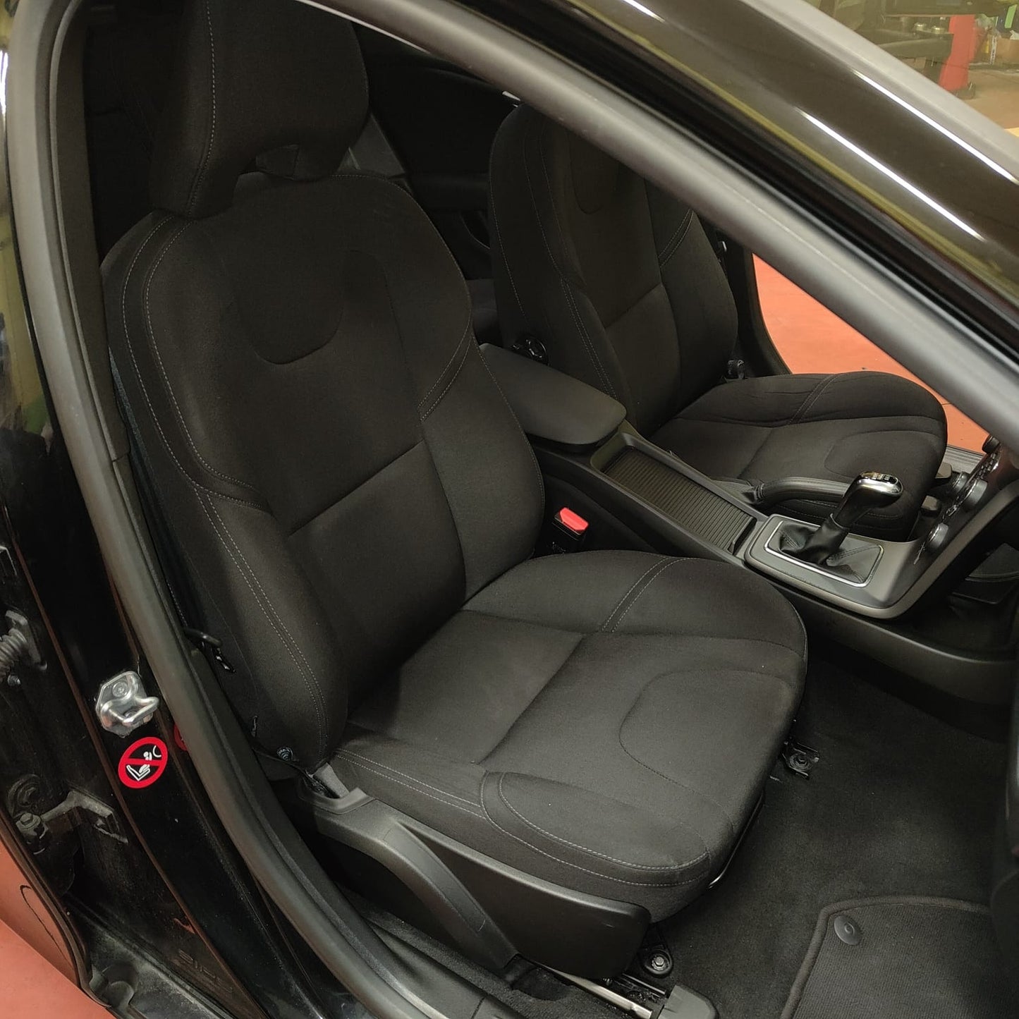 VOLVO - V40 (2018 - km 130.000 - Diesel)