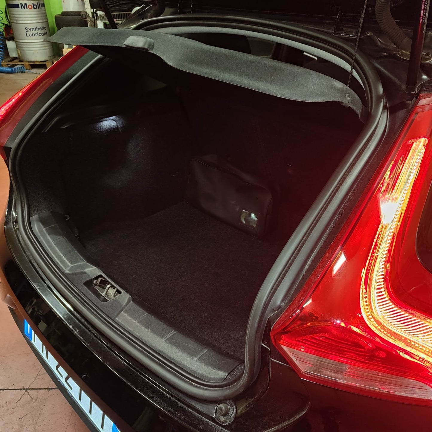 VOLVO - V40 (2018 - km 130.000 - Diesel)
