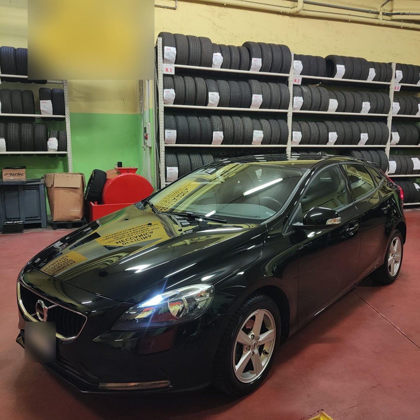 VOLVO - V40 (2018 - km 130.000 - Diesel)