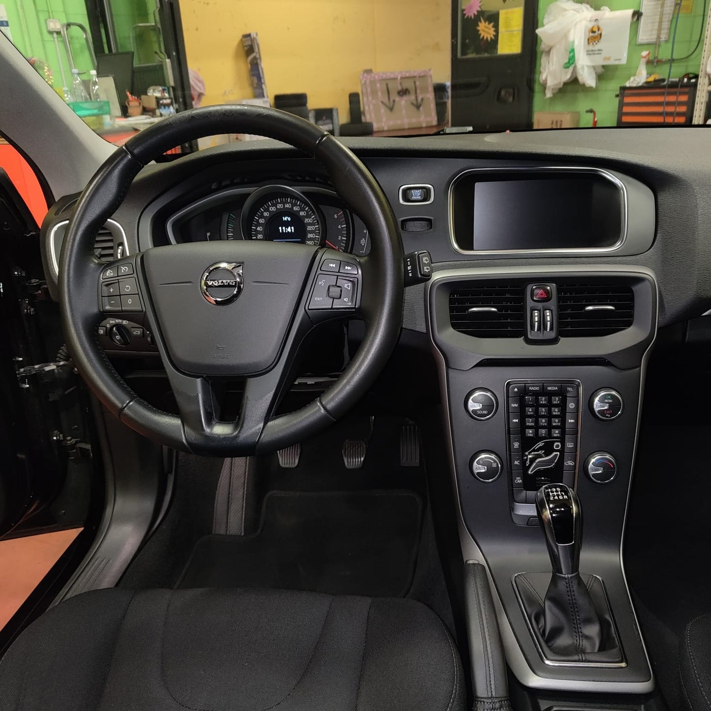 VOLVO - V40 (2018 - km 130.000 - Diesel)