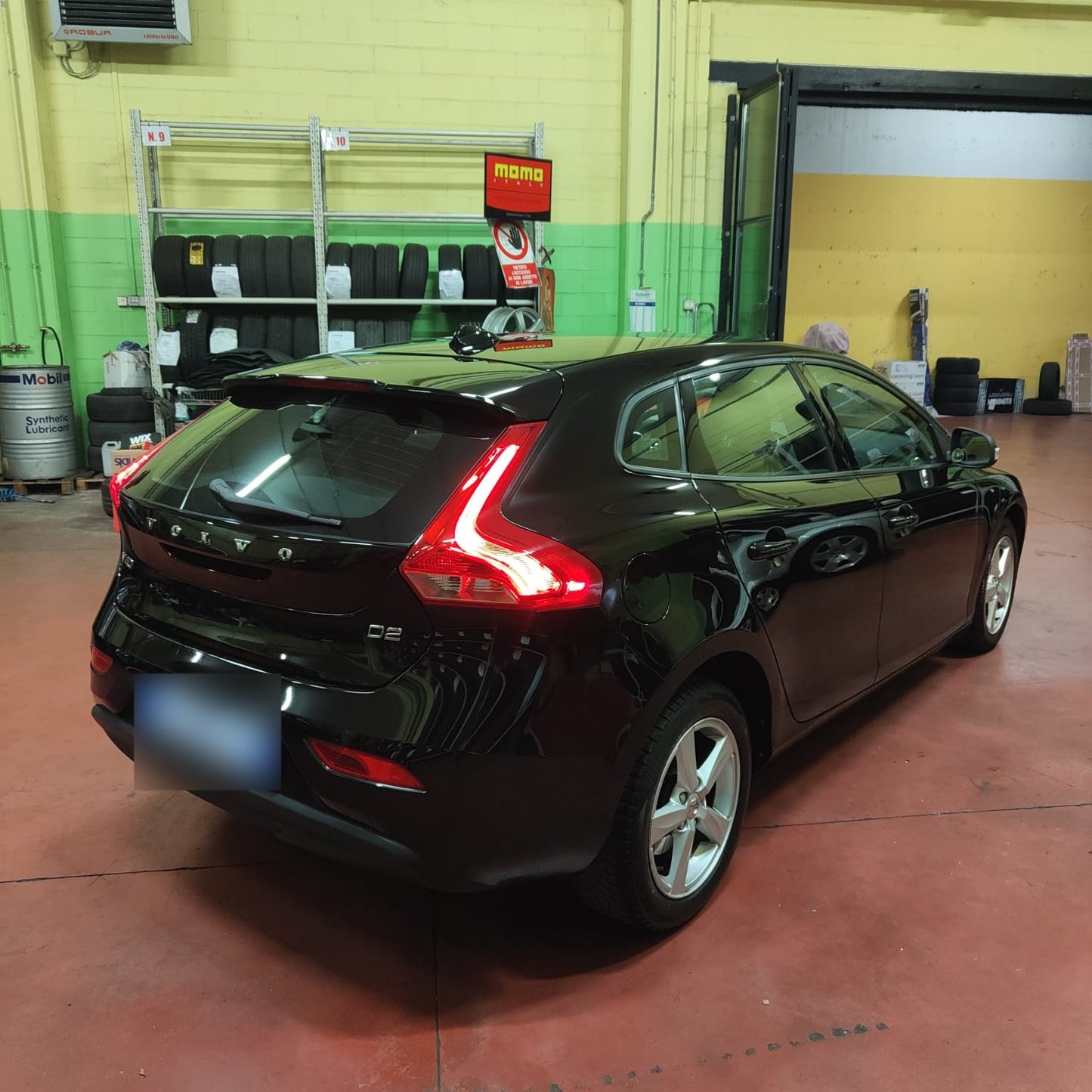 VOLVO - V40 (2018 - km 130.000 - Diesel)