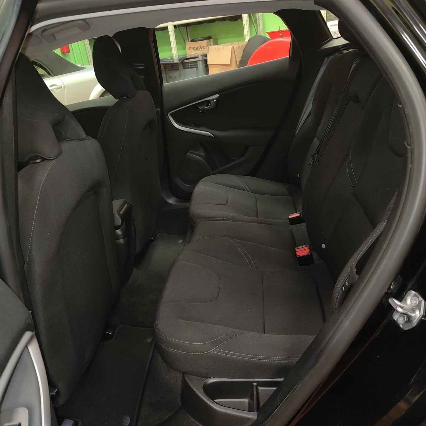 VOLVO - V40 (2018 - km 130.000 - Diesel)