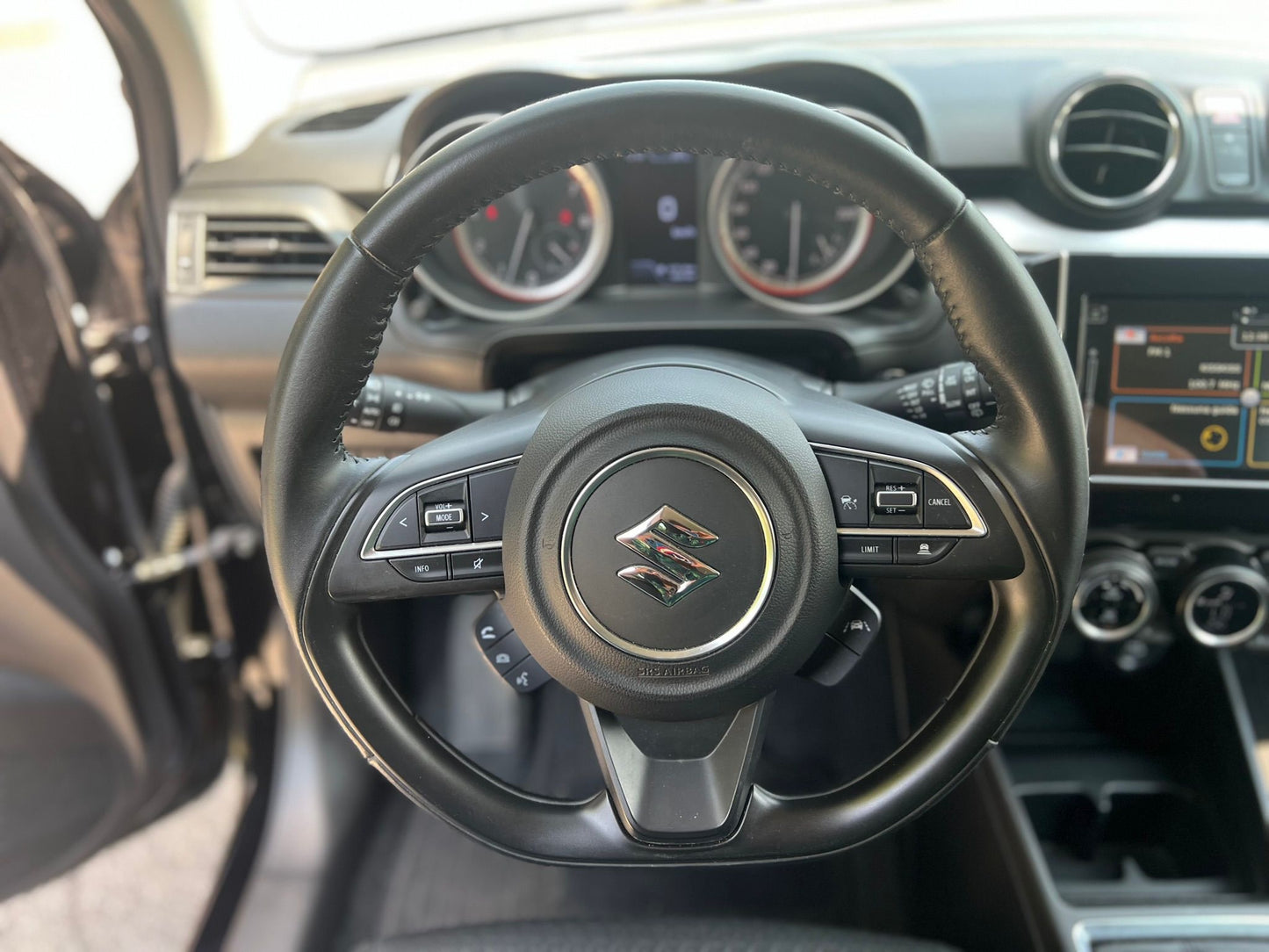 SUZUKI - SWIFT (2021 - km 20.000 - Ibrida)