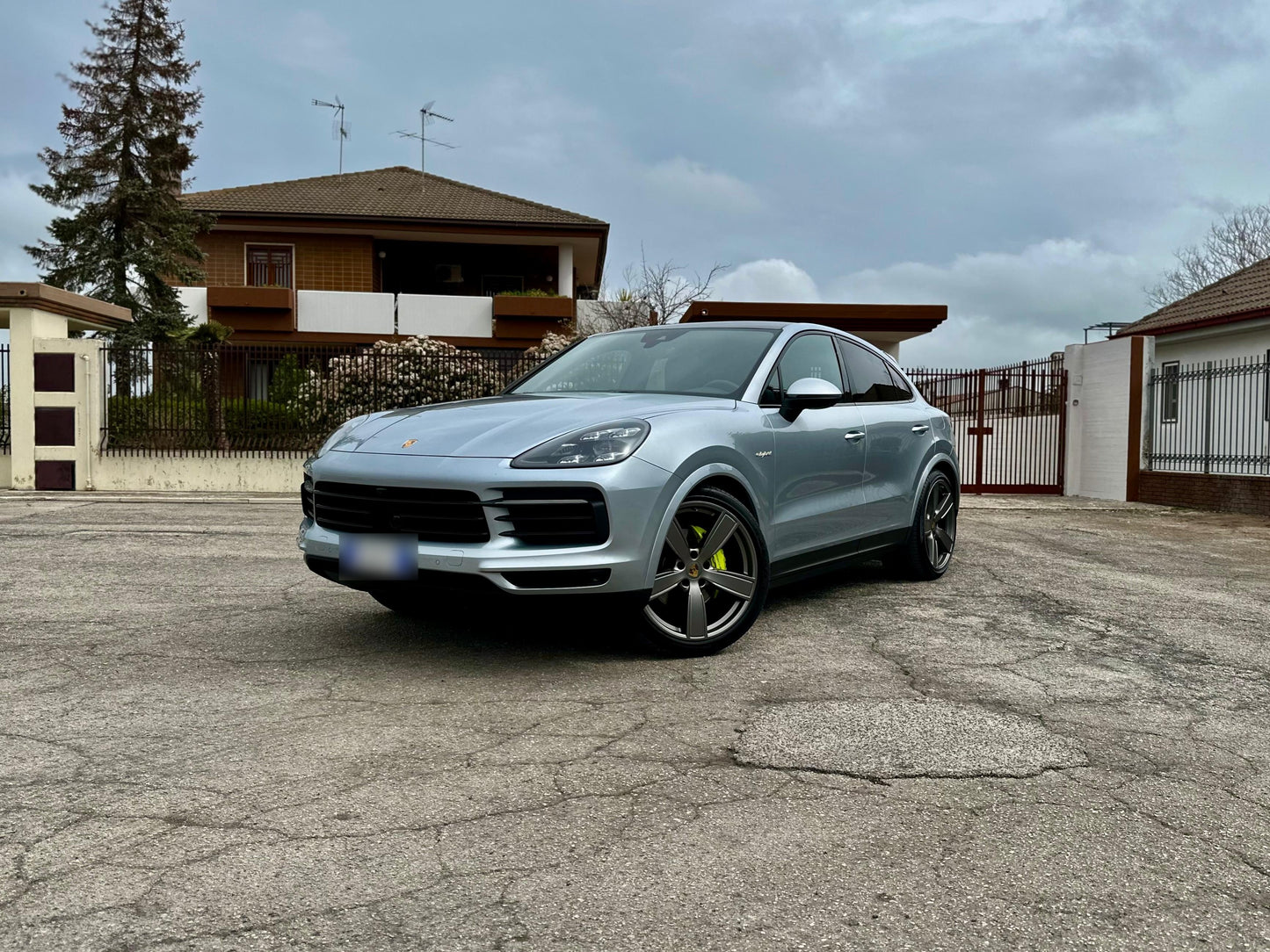 PORSCHE - CAYENNE (2021 - km 46.000 - Ibrida)