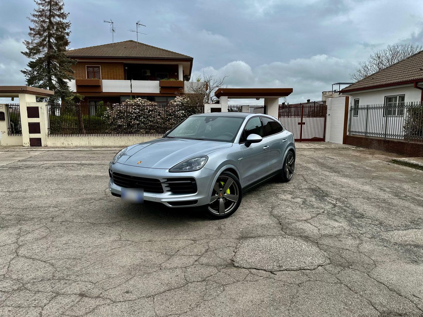 PORSCHE - CAYENNE (2021 - km 46.000 - Ibrida)