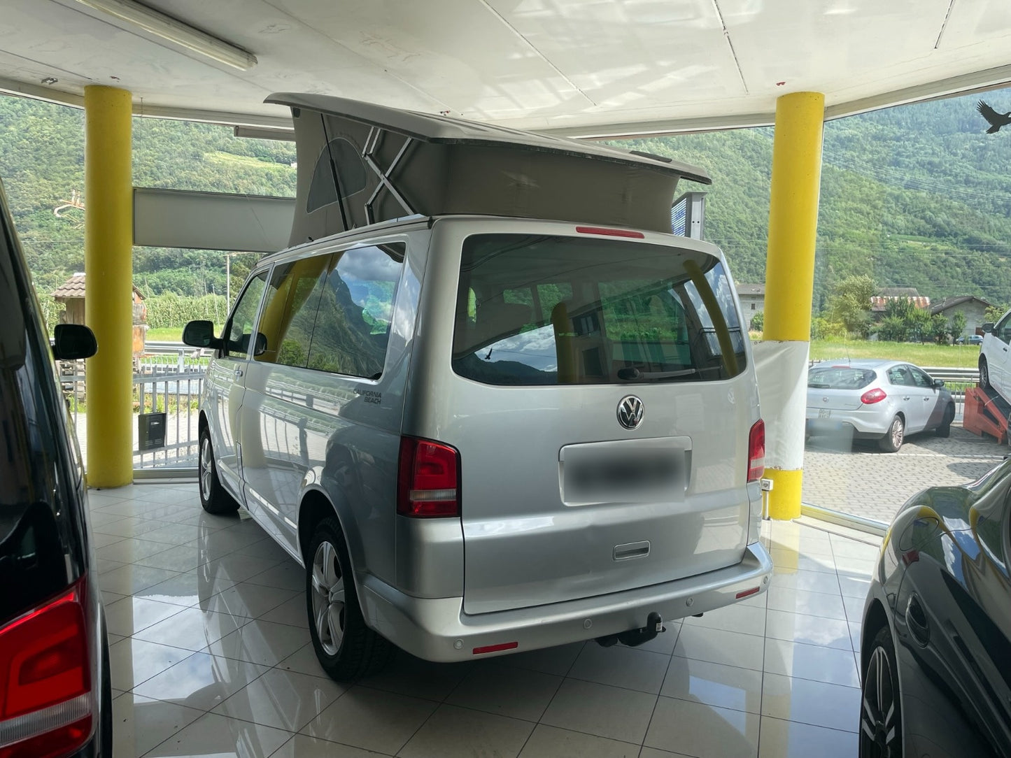VOLKSWAGEN - T5 California (2010 - km 208.000 - Diesel)