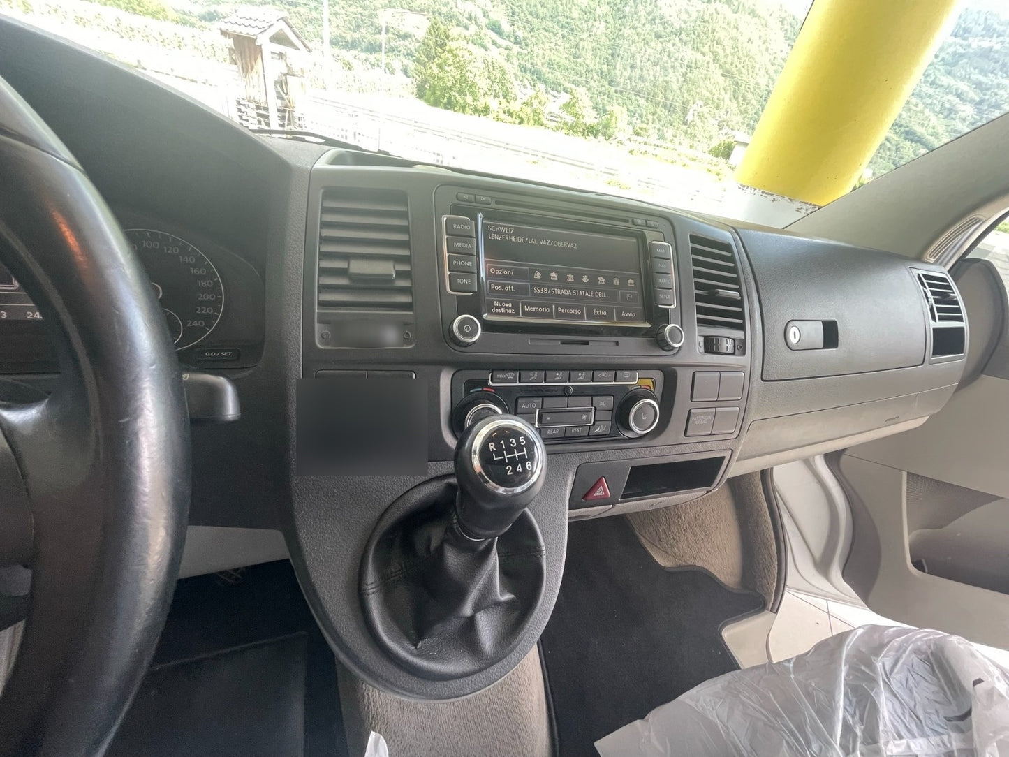 VOLKSWAGEN - T5 California (2010 - km 208.000 - Diesel)