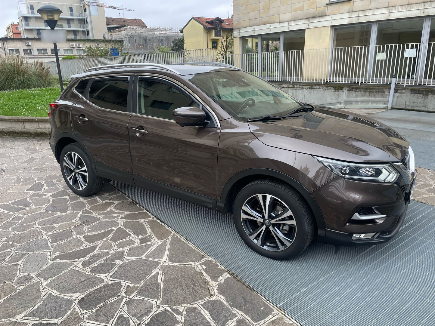 NISSAN - QASHQAI (2018 - km 56.000 - Benzina)